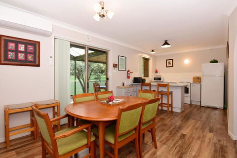 Valley Haven 3 Bedrooms Close To The Village! - Kingaroy Accommodation 1