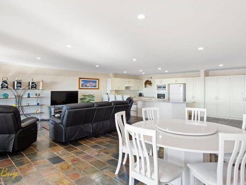 Nelson Bay CBD Apartment No.41 Nelson Towers - Kingaroy Accommodation 6