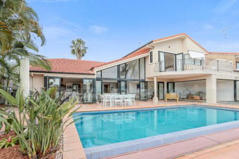 Waterfront Luxury Noosa Heads - Kingaroy Accommodation 6