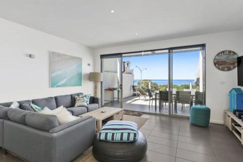 WATERFRONT SEVEN In The Heart Of Lorne - Kingaroy Accommodation 5