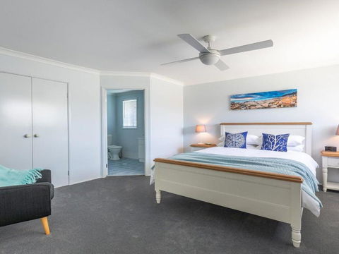 Azure Waters Perfectly Positioned With Ocean Views - Kingaroy Accommodation 6