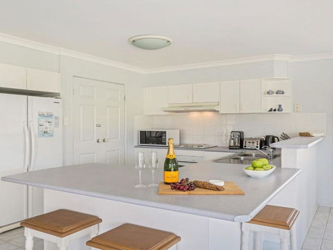 Azure Waters Perfectly Positioned With Ocean Views - Kingaroy Accommodation 2