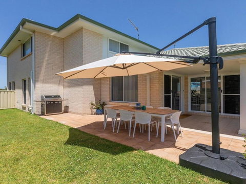 Azure Waters Perfectly Positioned With Ocean Views - Kingaroy Accommodation 1