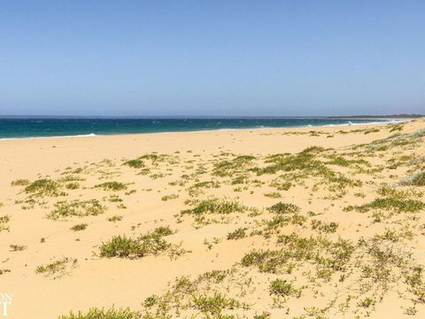 Azure Waters Perfectly Positioned With Ocean Views - Kingaroy Accommodation 3