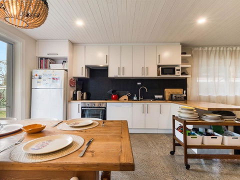 Callala Dreaming Mid Century Beach House - Kingaroy Accommodation 3