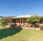 Cudgee quaint cottage with separate cabin - Kingaroy Accommodation