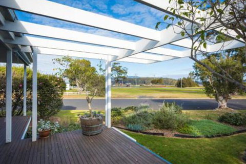 Kesla Beach House - Kingaroy Accommodation 4
