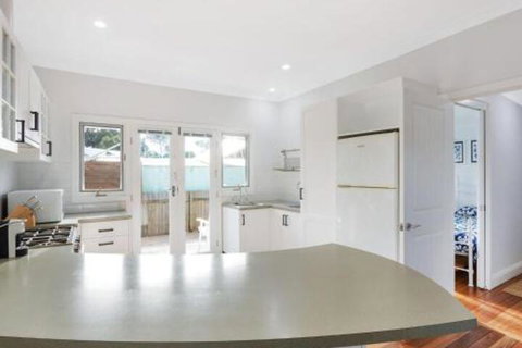 Kesla Beach House - Kingaroy Accommodation 6