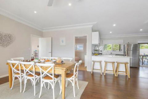 Casa Sorella Beachfront Family Home With Pool - Kingaroy Accommodation 7