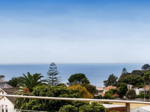 NORTH POINT RETREAT MORNINGTON - Kingaroy Accommodation 4