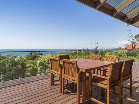 VIEWS At MCCRAE..... - Kingaroy Accommodation 5