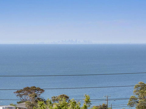 VIEWS At MCCRAE..... - Kingaroy Accommodation 4