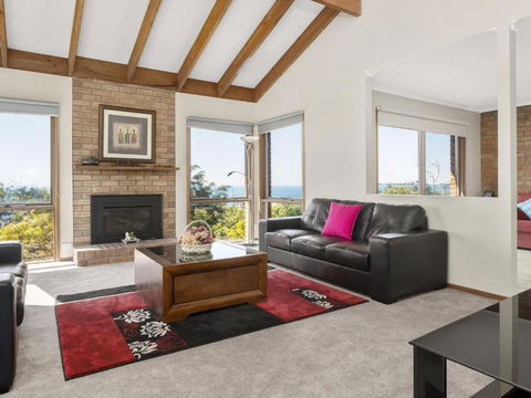 VIEWS At MCCRAE..... - Kingaroy Accommodation 6