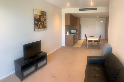 RNR Light Square - Kingaroy Accommodation 6