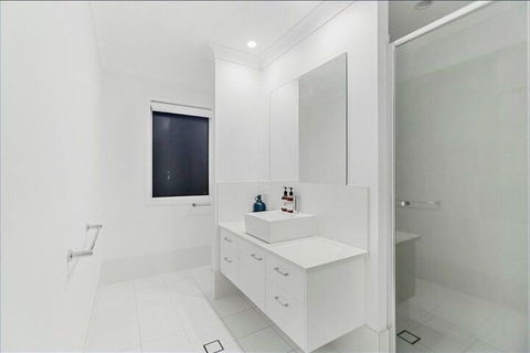 THE BEACH OASIS At 360 - Kingaroy Accommodation 4