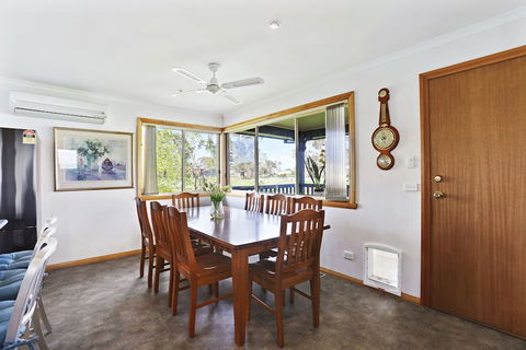 Yarragon 4 Bedroom House In Gippsland - Kingaroy Accommodation 6