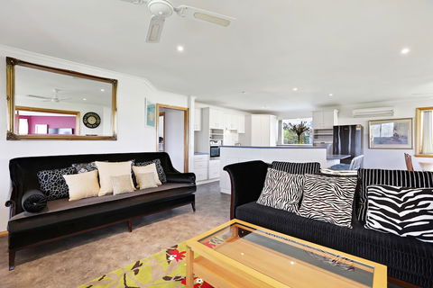 Yarragon 4 Bedroom House In Gippsland - Kingaroy Accommodation 3