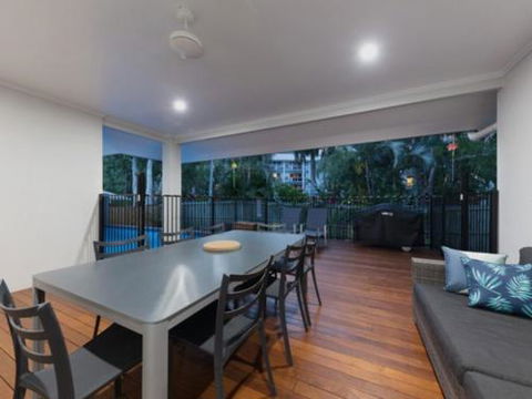 CANOPY HOUSE At PALM COVE - Kingaroy Accommodation 5