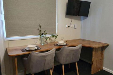 Cornwall House Accommodation - Kingaroy Accommodation 7