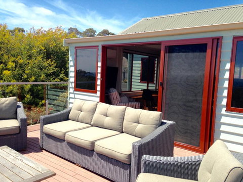 DOLPHIN LOOKOUT COTTAGE Amazing Views Of The Bay Of Fires - Kingaroy Accommodation 4