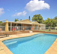 Hook Wine  Sinker Hervey Bay - Kingaroy Accommodation