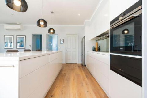 VIEWS FOREVER INVERLOCH - Kingaroy Accommodation 4