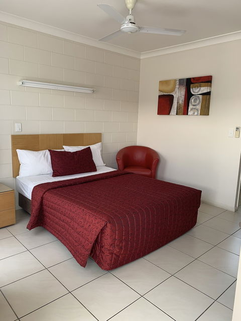 Collinsville Motel - Kingaroy Accommodation 3