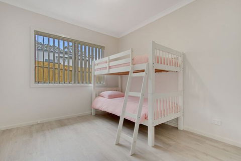 V & V Family Dream Away - Kingaroy Accommodation 5