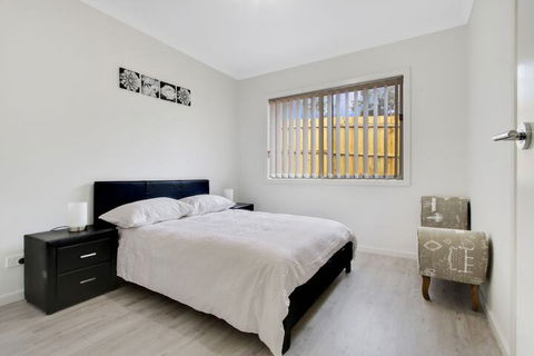 V & V Family Dream Away - Kingaroy Accommodation 6