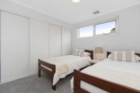 Coastal Luxury Retreat - Kingaroy Accommodation 6