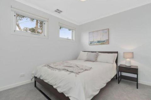 Coastal Luxury Retreat - Kingaroy Accommodation 7