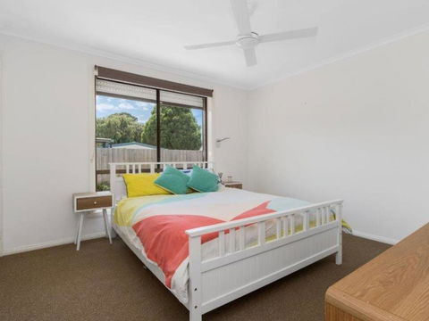 Family Foreshore Favourite - Kingaroy Accommodation 3