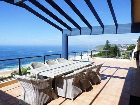 Cliff View 62 Forresters Beach Road - Kingaroy Accommodation 5