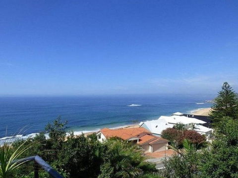 Cliff View 62 Forresters Beach Road - Kingaroy Accommodation 2