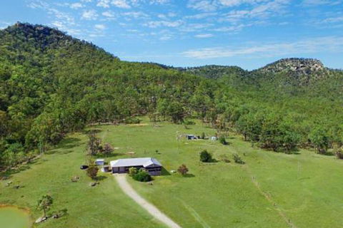 Rosa Estate In Broke Two 3br House In Walking Distance To Cellar Doors - Kingaroy Accommodation 6