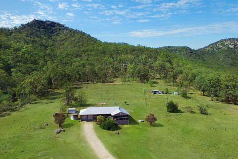 Rosa Estate In Broke Two 3br House In Walking Distance To Cellar Doors - Kingaroy Accommodation 7
