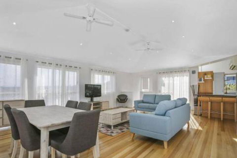 SEAVIEW Ocean Views From A Modern Townhouse - Kingaroy Accommodation 0