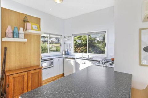 SEAVIEW Ocean Views From A Modern Townhouse - Kingaroy Accommodation 5