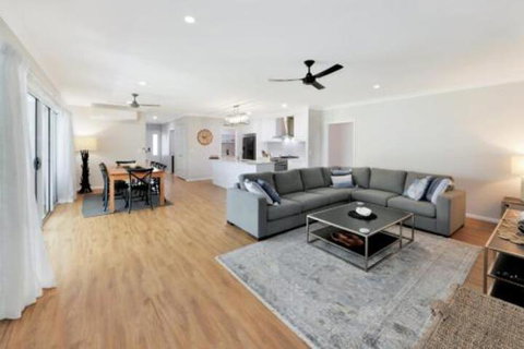 Hamptons At The Point - Kingaroy Accommodation 6