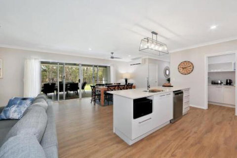 Hamptons At The Point - Kingaroy Accommodation 4