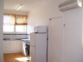 Aussie Bacon & Eggs Cottages - Kingaroy Accommodation 3