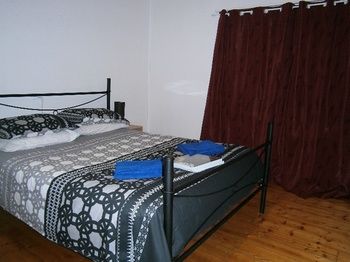 Aussie Bacon & Eggs Cottages - Kingaroy Accommodation 6