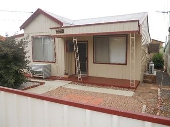 Aussie Bacon & Eggs Cottages - Kingaroy Accommodation 2