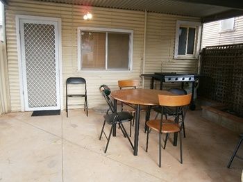Aussie Bacon & Eggs Cottages - Kingaroy Accommodation 1