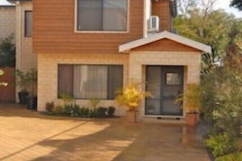 Terrific Townhouse - Kingaroy Accommodation 1