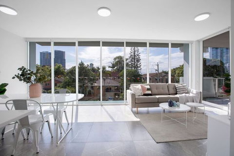 Wow Southport Apartment Near Light Rail Station - Kingaroy Accommodation 7