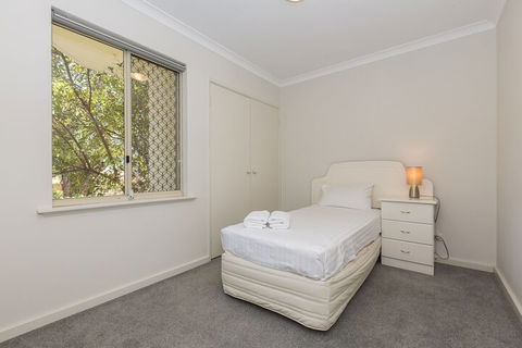 The Burswood Townhouse - Kingaroy Accommodation 6