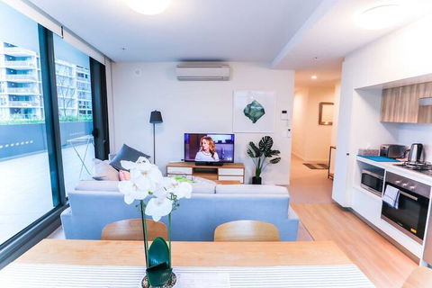 Incredible Riverside Apartment In Brisbane - Kingaroy Accommodation 4