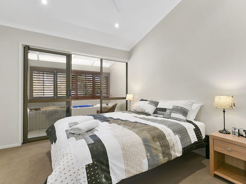 A Superb Location For Enjoying The Best Of Noosa Unit 2 / 69 Noosa Parade - Kingaroy Accommodation 2