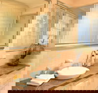 Modern 2 Bedroom Unit Close to CBD - Kingaroy Accommodation